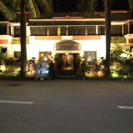 Hotel Shivam Пуна Экстерьер фото