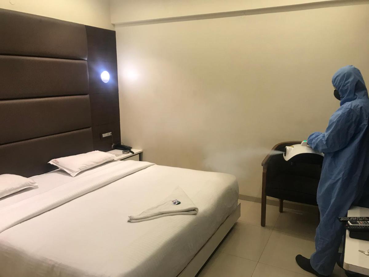 Hotel Shivam Пуна Экстерьер фото