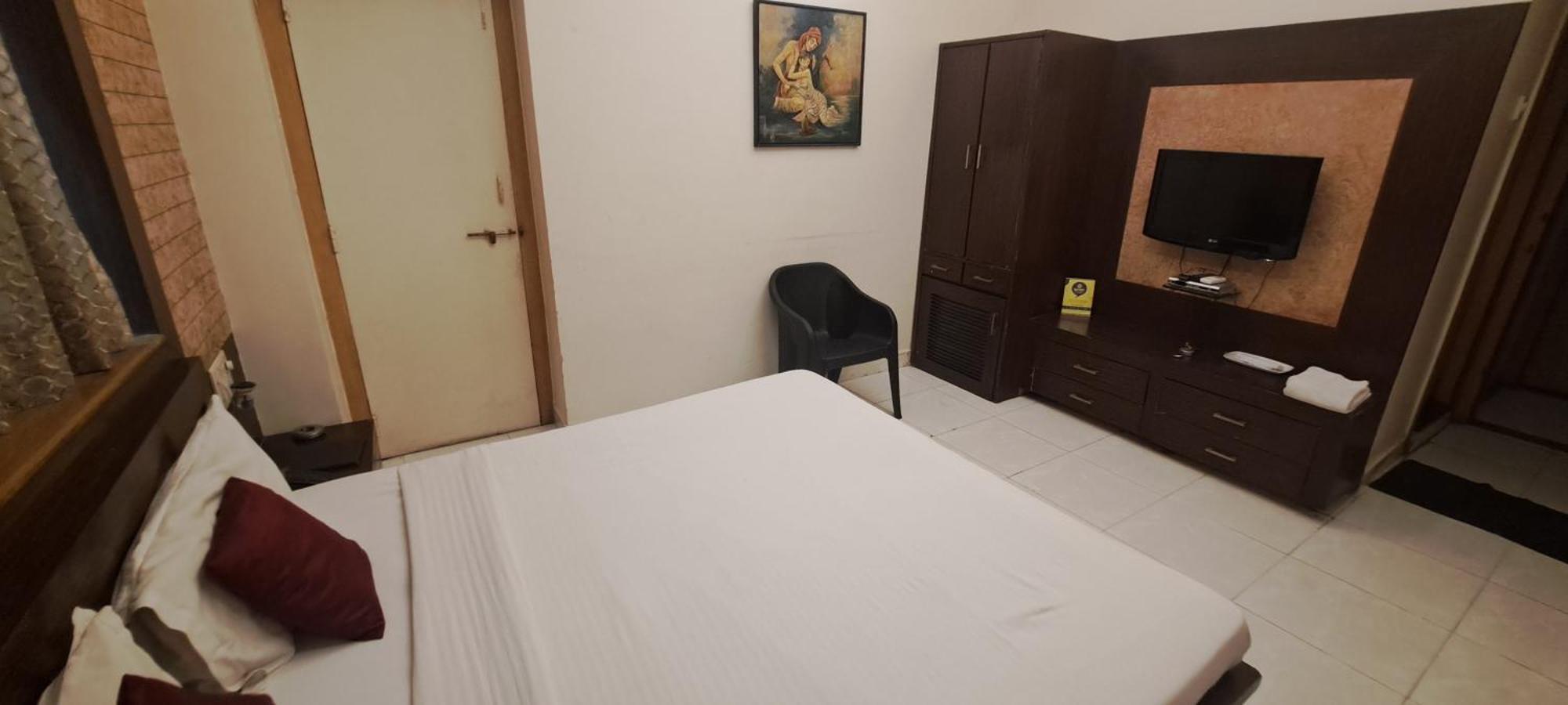 Hotel Shivam Пуна Экстерьер фото