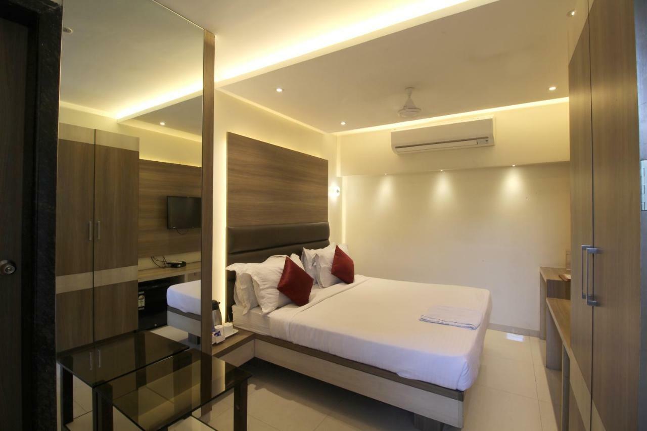 Hotel Shivam Пуна Экстерьер фото