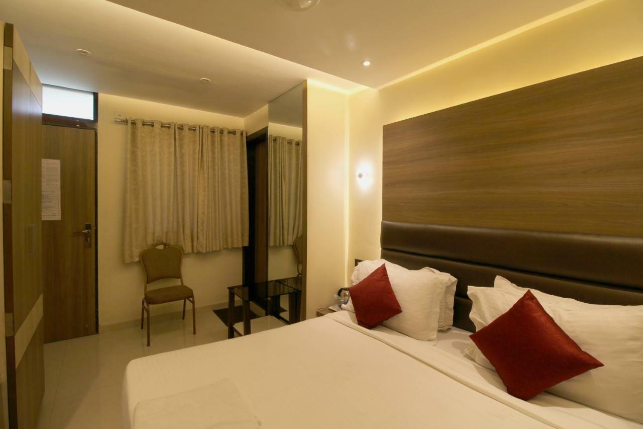 Hotel Shivam Пуна Экстерьер фото