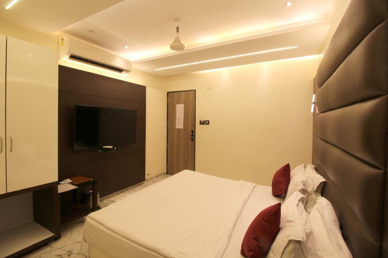Hotel Shivam Пуна Экстерьер фото