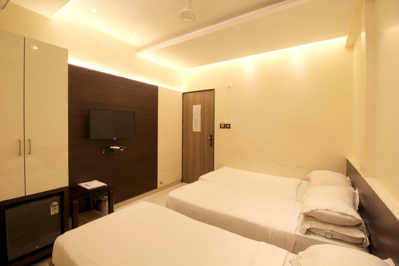 Hotel Shivam Пуна Экстерьер фото