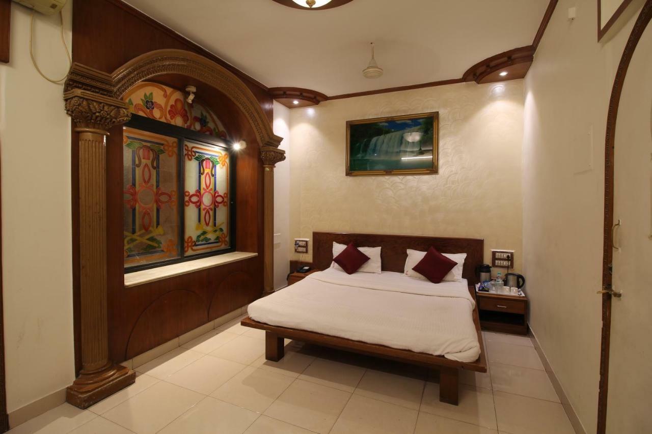 Hotel Shivam Пуна Экстерьер фото