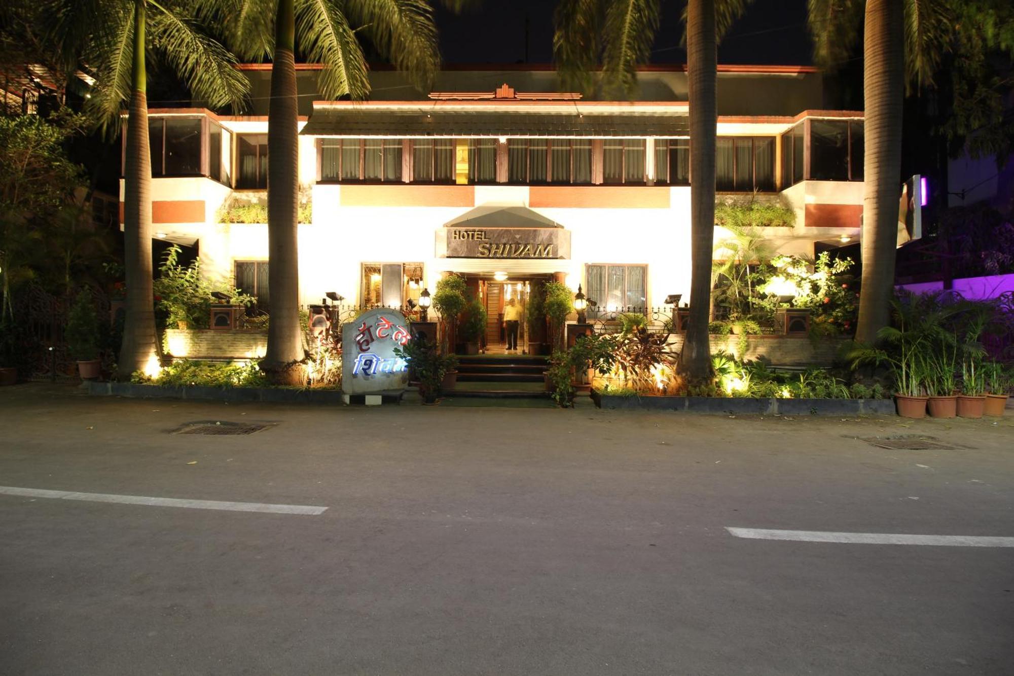 Hotel Shivam Пуна Экстерьер фото