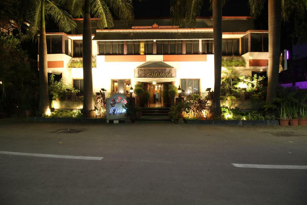 Hotel Shivam Пуна Экстерьер фото