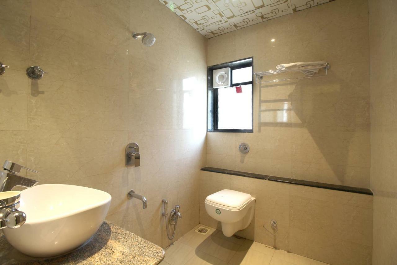Hotel Shivam Пуна Экстерьер фото